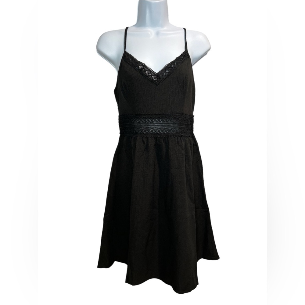 Women’s Summer V-Neck Spaghetti Strap Sleeveless Backless Lace Mini Swing Dress